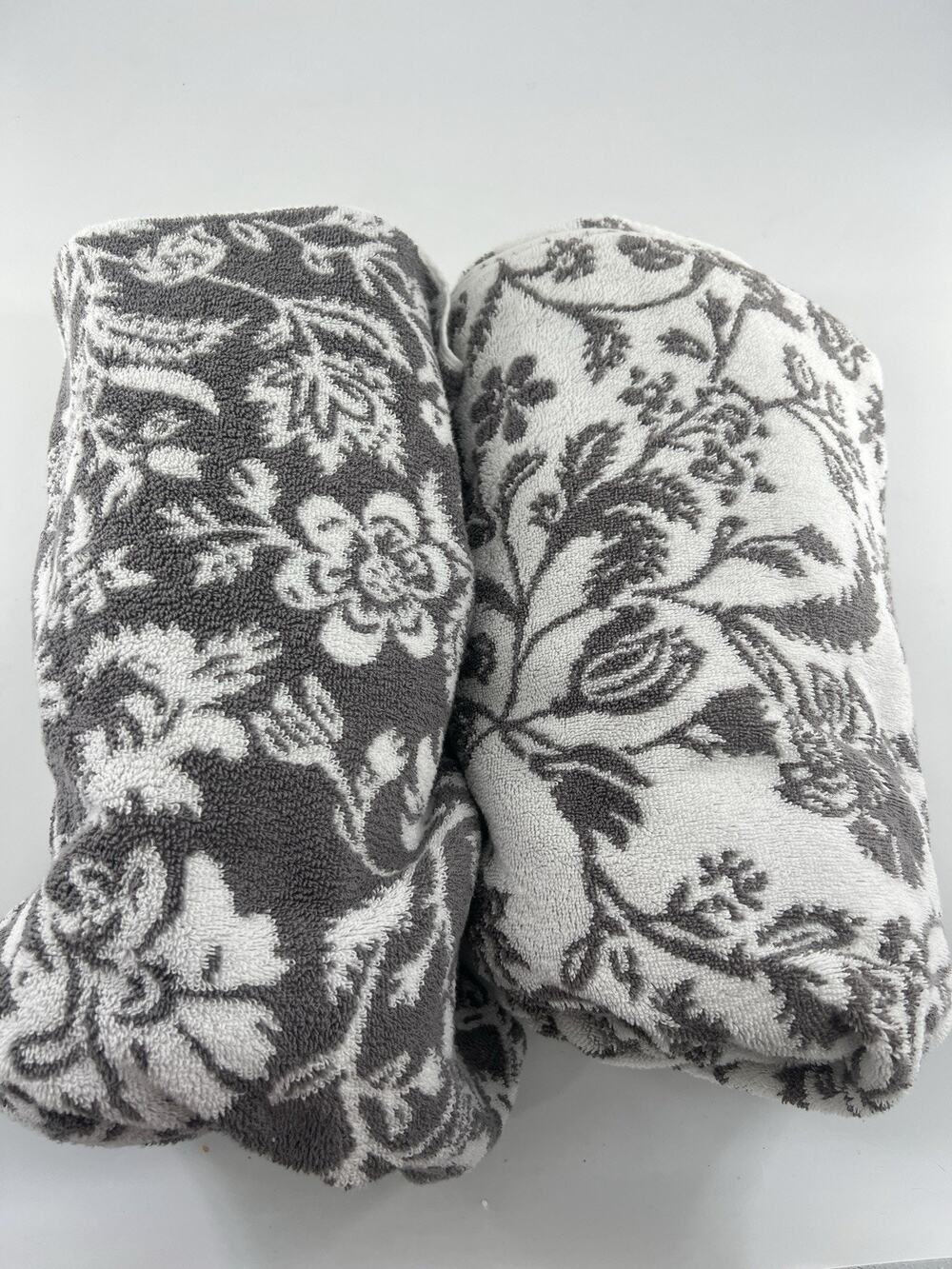 2 Threshold Performance Cotton Reversible Floral Bath Towel Gray White 61 x 31